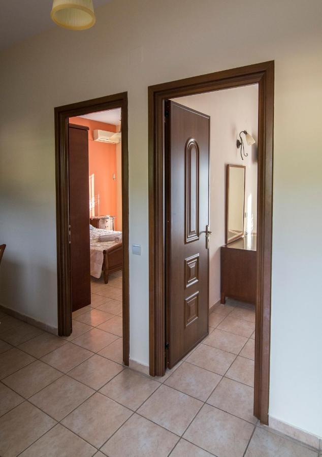 Dimas V House Aparthotel Parga Ngoại thất bức ảnh