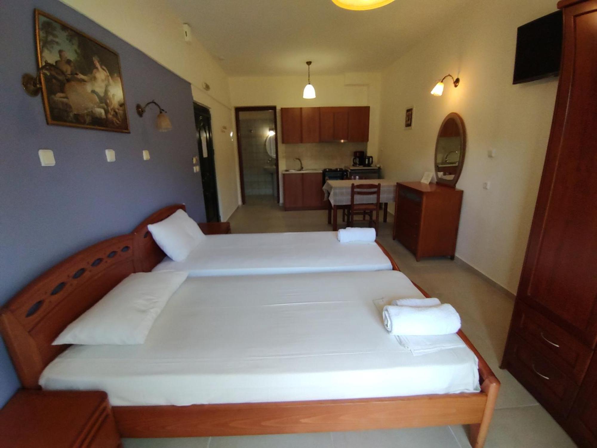Dimas V House Aparthotel Parga Ngoại thất bức ảnh