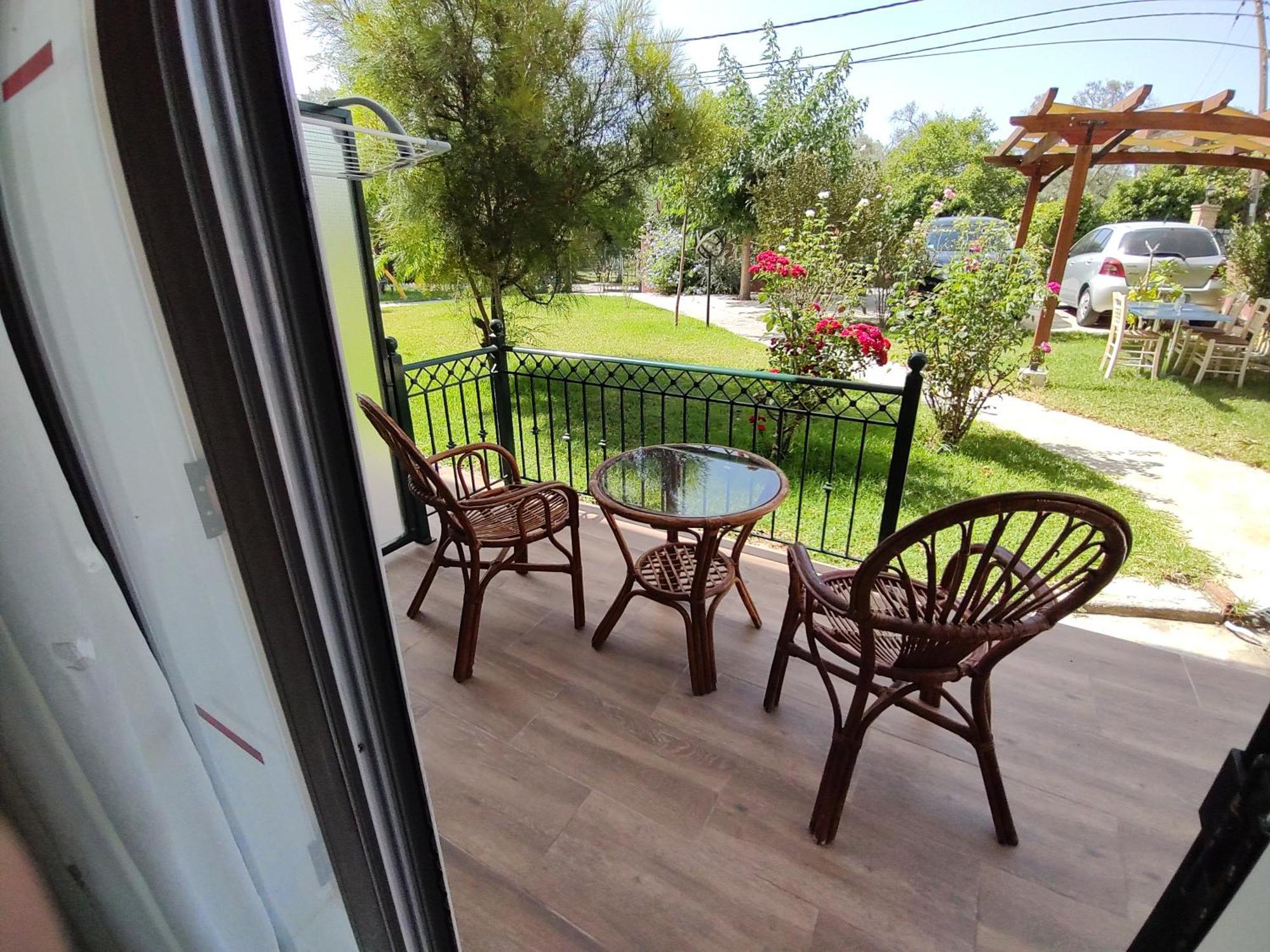 Dimas V House Aparthotel Parga Ngoại thất bức ảnh