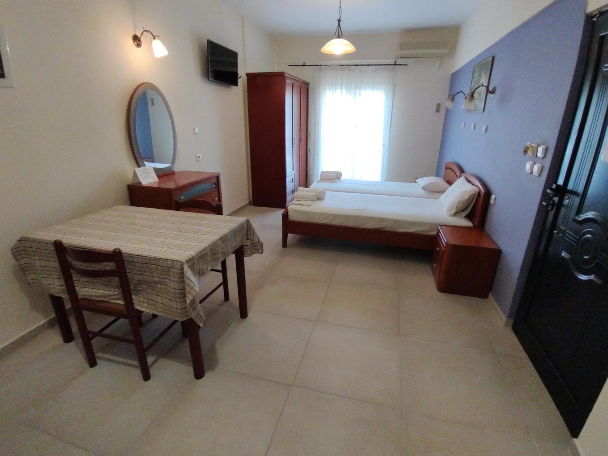 Dimas V House Aparthotel Parga Ngoại thất bức ảnh