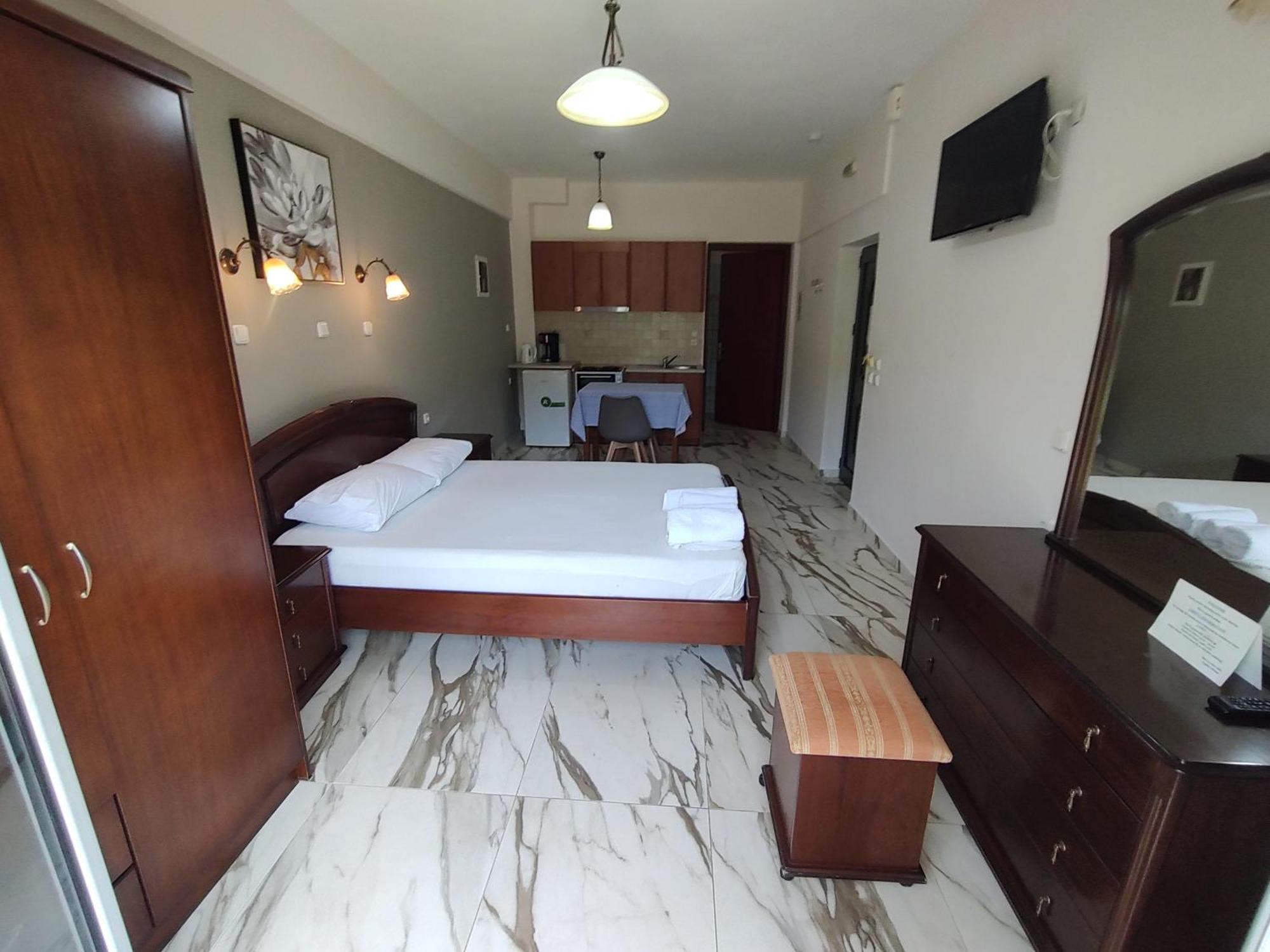 Dimas V House Aparthotel Parga Ngoại thất bức ảnh
