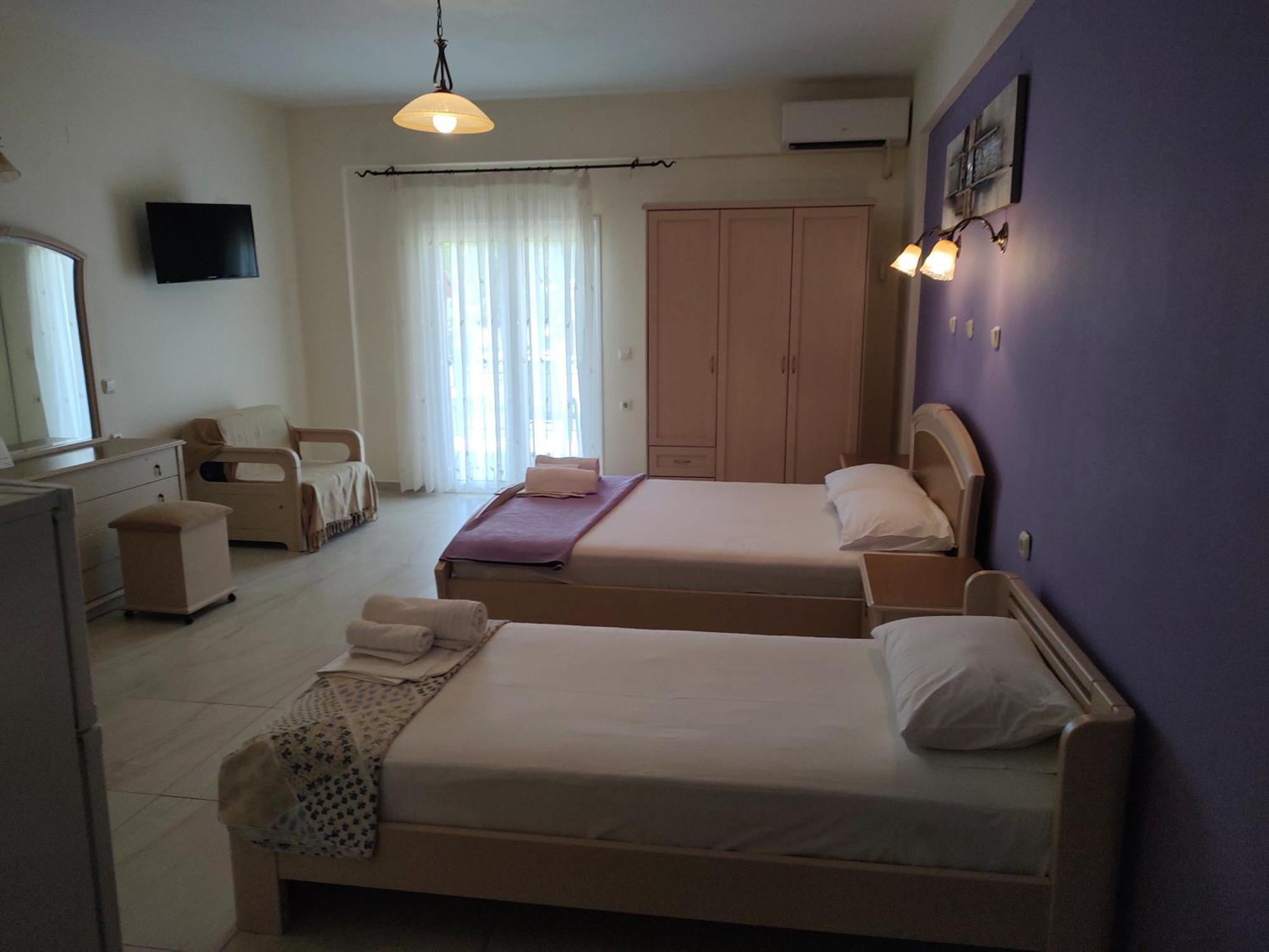Dimas V House Aparthotel Parga Ngoại thất bức ảnh