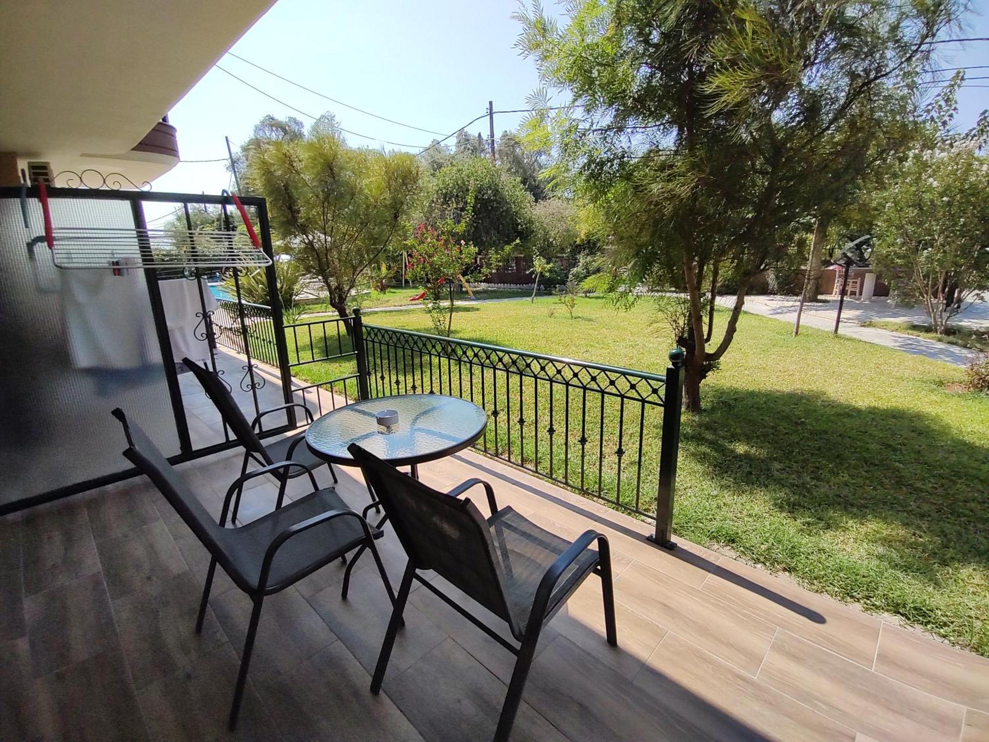 Dimas V House Aparthotel Parga Ngoại thất bức ảnh