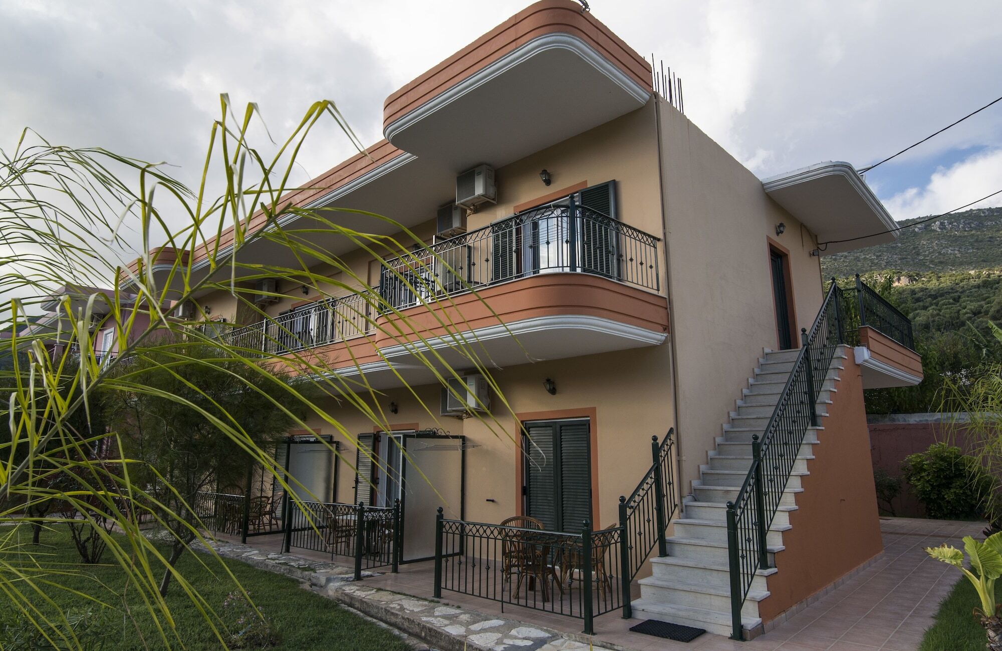 Dimas V House Aparthotel Parga Ngoại thất bức ảnh